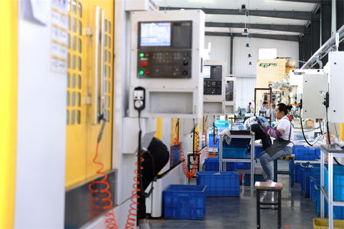 山東聊城 汽車零部件生產(chǎn)忙，汽車零配件批發(fā)蓬勃發(fā)展